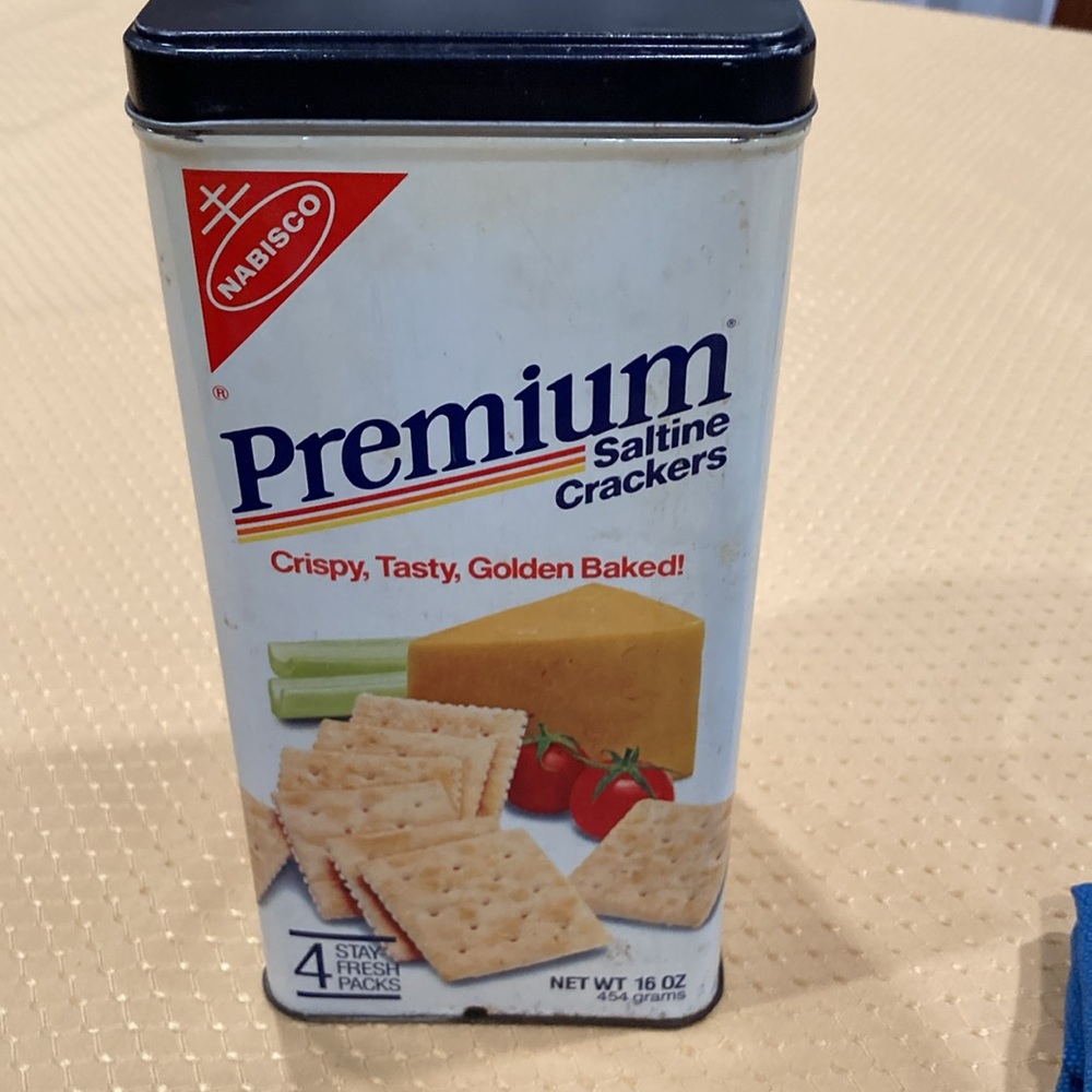 85 Nabisco Premium Saltine Cracker Storage Metal Tin w/ Black Lid. .  Vintage